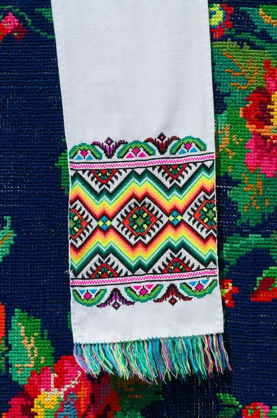 Belorussian towel with colorful geometric patterns — Stock Photo, Image