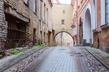 Vilnius eski şehrin dar sokaklar kendine özgü mimarisi