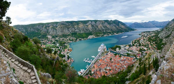 Boka Kotorska Bay, Karadağ yukarıdan panoramik görünüm — Stok fotoğraf