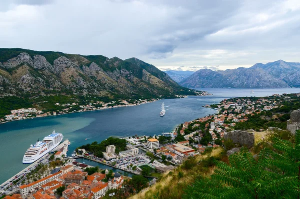 Widok z góry na zatokę Kotor, Czarnogóra — Zdjęcie stockowe