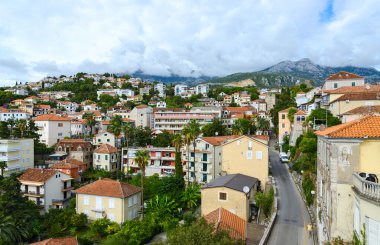 Bir Herceg Novi görünümünden kale duvarı, Karadağ