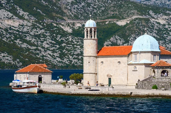 Kerk op het eiland van onze lieve vrouw op het rif, Montenegro — Stockfoto