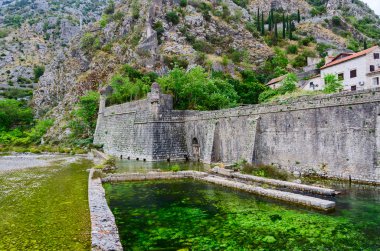 Sur Bastion Riva Nehri Shkurda, Old Town, Kotor, Karadağ yakınında