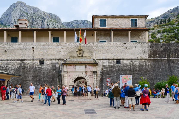 Havet (västra) Gate (1555), Kotor, Montenegro — Stockfoto