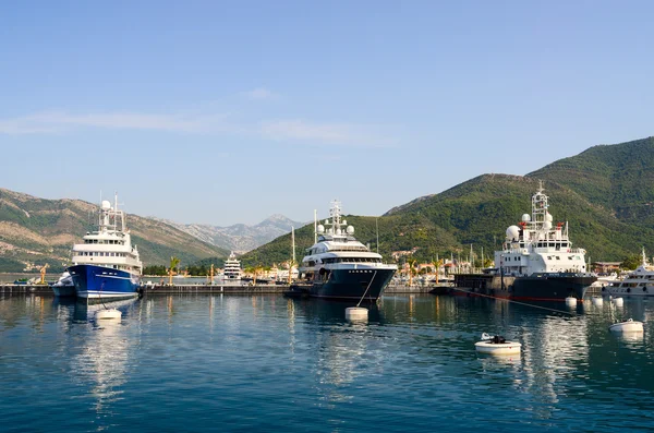 Tivat, Karadağ Bay gemi — Stok fotoğraf