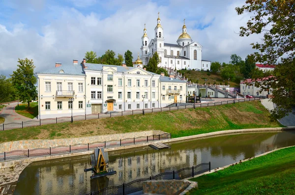 Catedral da Santa Dormição na montanha Uspenskaya, Vitebsk, Bielorrússia — Fotografia de Stock