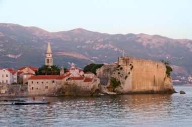 Old Town, Budva, Karadağ görünümünü akşam