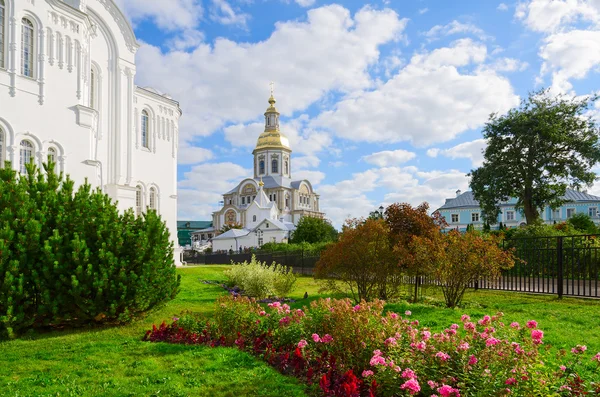 Anunciação Catedral da Santíssima Trindade Mosteiro Seraphim-Diveevo, Diveevo, Rússia — Fotografia de Stock