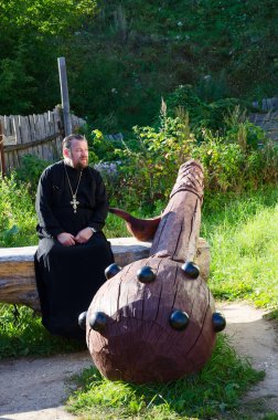 Ahşap heykel topuz St. Rev Ilya Muromets bir kaynaktan Karacharovo Köyü yakınındaki Murom, Rusya Federasyonu
