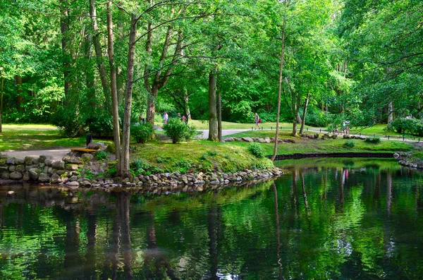 Staw w parku botanicznego w Połądze, Litwa — Zdjęcie stockowe