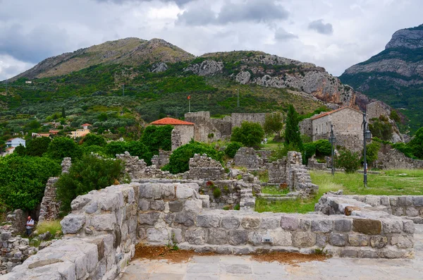 Ruinerna av en gammal fästning i gamla Bar, Montenegro — Stockfoto