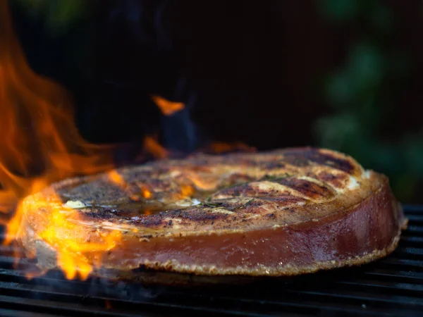 Flambe Steak Grillen Főzés Sertés Steak Egy Fényes Láng Tűz — Stock Fotó