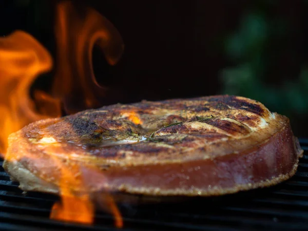 Steak Flambe Sur Gril Cuisson Steak Porc Dans Une Flamme — Photo