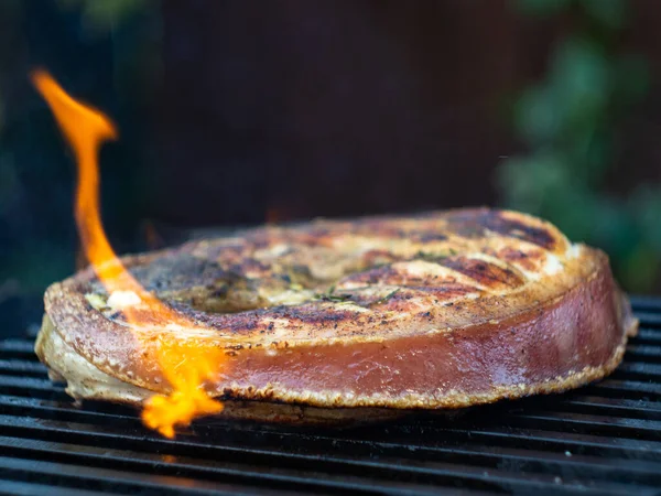 Flambe Sur Gril Cuisson Jambon Porc Steak Sur Feu — Photo