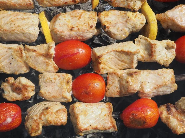 Sertés Kebab Paradicsommal Citrommal Grillezve Felülnézetből — Stock Fotó
