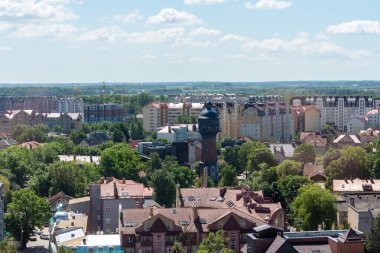 Rusya, Zelenogradsk Haziran 2021 Kranz Su Kulesi. Şehir su kulesi 1904 yılında Kranz 'da inşa edildi. Kulenin yüksekliği 40 metre Murarium..