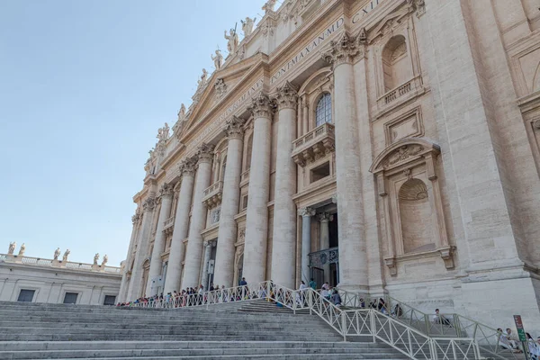 A Basílica Papal de São Pedro no Vaticano, Roma — Fotografia de Stock