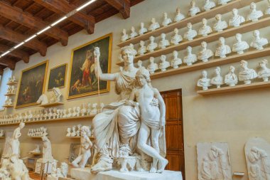 Ünlü Heykel ve Buist Sergisi Galerisi Accademia, Floransa, İtalya