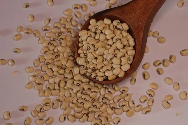 Raw Organic Black Eyed Peas Beans Isolerad Vit Bakgrund — Stockfoto