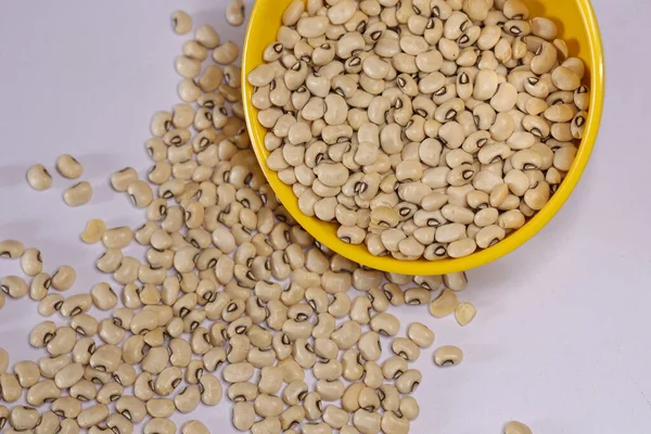 Kacang Kacang Hitam Bermata Mentah Terisolasi Latar Belakang Putih — Stok Foto