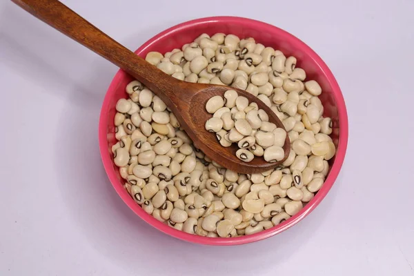 Raw Organic Black Eyed Peas Beans Geïsoleerd Een Witte Achtergrond — Stockfoto