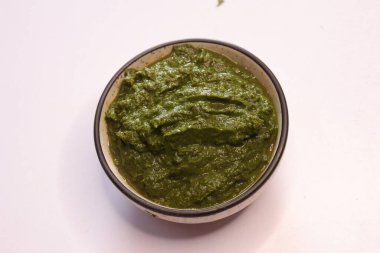 Taze Mehindi yeşil yaprağı (Lawsonia inermis) Beyaz arkaplana izole edilmiş yapıştır