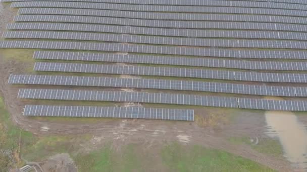 거대 한 태양 발전소, 재생 가능 한 전력, 공중 급 조소 — 비디오