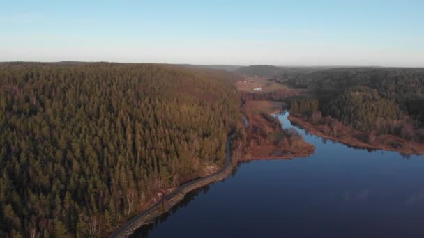 Karnsjonsjön Källan till floden Orekilsalven, Bohuslan, Sverige, Flyg — Stockvideo