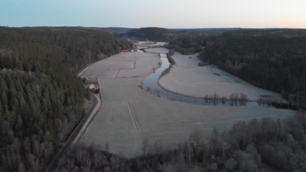 Vista aerea curva S-Shape River In Frozen Morning. Occhio di uccello — Video Stock