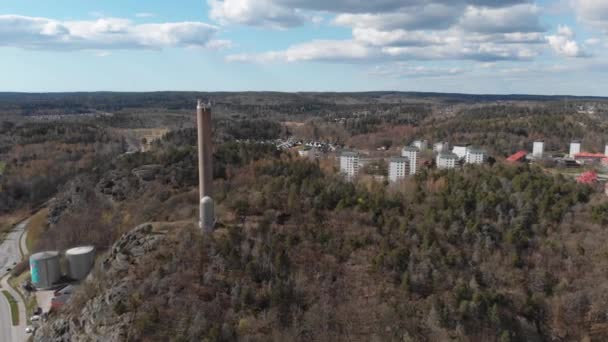 Endüstriyel Baca, Boreal Ormanındaki Kırsal Apartman Binaları, Havacılık — Stok video