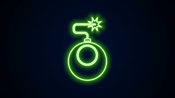 Glowing neon line Bomb siap meledak ikon terisolasi di latar belakang hitam. Animasi grafis gerak Video 4K — Stok Video