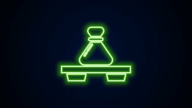 Kesme tahtası simgesindeki parlak neon hattı Dumpling siyah arkaplanda izole edildi. Geleneksel Çin yemeği. 4K Video hareketli grafik canlandırması