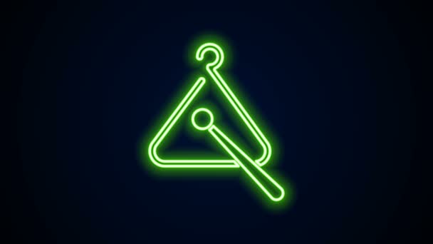 Gloeiende neon lijn Driehoek muziekinstrument icoon geïsoleerd op zwarte achtergrond. 4K Video motion grafische animatie — Stockvideo
