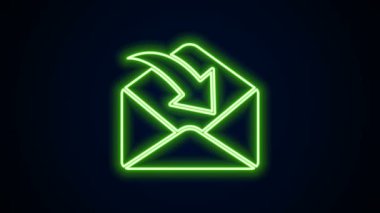 Parlayan neon hattı Zarf simgesi siyah arkaplanda izole edildi. Mesaj konsepti alındı. Yeni, e-posta gelen mesaj, SMS. Posta servisi. 4K Video hareketli grafik canlandırması