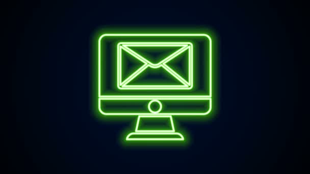 Gloeiende neon lijn Monitor en enveloppe, nieuw bericht, e-mail pictogram geïsoleerd op zwarte achtergrond. Gebruik voor e-mail nieuwsbrieven, headers, blogberichten. 4K Video motion grafische animatie — Stockvideo