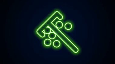 Siyah arkaplanda izole edilmiş çip simgesi için parlayan neon çizgi çubuğu. Kumarhane kumarı. 4K Video hareketli grafik canlandırması