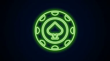 Parlayan neon hattı kumarhane çipleri simgesi siyah arkaplanda izole edildi. Kumarhane kumarı. 4K Video hareketli grafik canlandırması