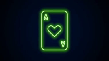 Parlayan neon çizgisi. Siyah arkaplanda kalp sembolü simgesi olan kart oyunu. Kumarhane kumarı. 4K Video hareketli grafik canlandırması
