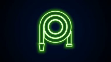 Parlayan neon hattı itfaiye hortumu ikonu siyah arka planda izole edildi. 4K Video hareketli grafik canlandırması