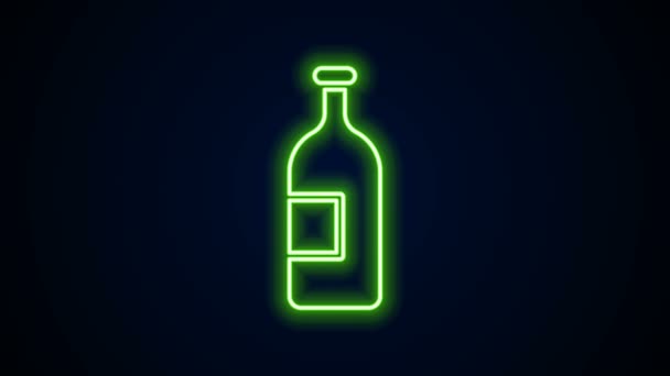 Brillante línea de neón Bebida alcohólica icono de la botella aislado sobre fondo negro. Animación gráfica de vídeo 4K — Vídeos de Stock