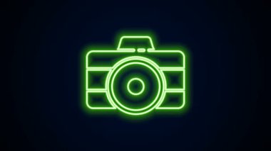 Parlayan neon hattı fotoğraf makinesi simgesi siyah arkaplanda izole edildi. Fotoğraf makinesi simgesi. 4K Video hareketli grafik canlandırması