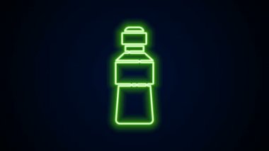 Parlayan neon hattı. Siyah arka planda izole edilmiş bir su ikonu şişesi. Soda su içme tabelası. 4K Video hareketli grafik canlandırması