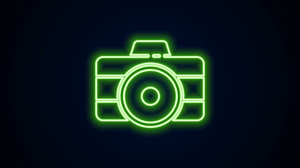 Linha de néon brilhante Ícone da câmera fotográfica isolado no fundo preto. Ícone da câmara fotográfica. Animação gráfica em movimento de vídeo 4K — Vídeo de Stock