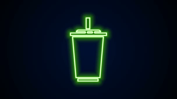 Ligne lumineuse néon Verre en papier avec paille à boire et icône de l'eau isolée sur fond noir. Un verre de soda. Symbole de boisson fraîche froide. Animation graphique de mouvement vidéo 4K — Video