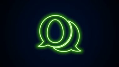 Siyah arka planda paskalya yumurtası ikonu olan parlak neon hattı konuşma balonu. Mutlu Paskalyalar. 4K Video hareketli grafik canlandırması