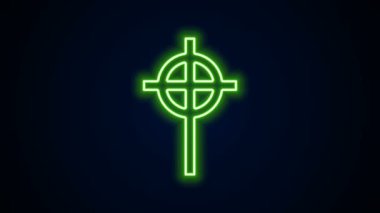 Parlayan neon hattı Hıristiyan çapraz simgesi siyah arka planda izole edildi. Kilise haçı. 4K Video hareketli grafik canlandırması