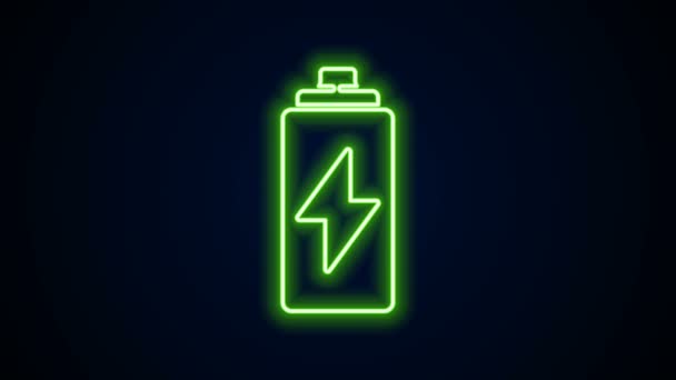 Linha de néon brilhante Ícone da bateria isolado no fundo preto. Símbolo relâmpago. Animação gráfica em movimento de vídeo 4K — Vídeo de Stock