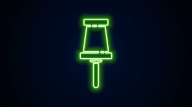 Parlayan neon çizgisi siyah arkaplanda Push pin simgesi izole edildi. Raptiye işareti. 4K Video hareketli grafik canlandırması