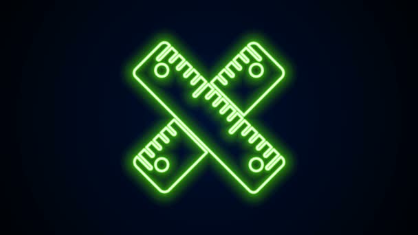 Glödande neon linje Crossed linjal ikon isolerad på svart bakgrund. Rak symbol. 4K Video motion grafisk animation — Stockvideo