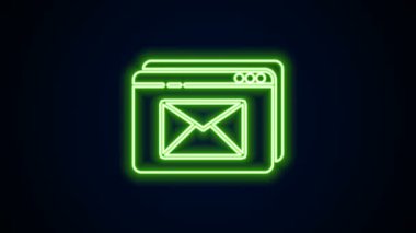 Parlak neon hattı web sitesi ve zarf, yeni mesaj, posta simgesi siyah arkaplanda izole edildi. E-posta bültenleri, başlıklar, blog yazıları için kullanım. 4K Video hareketli grafik canlandırması